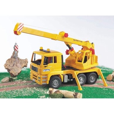 BRUDER toy MAN truck with crane 5 BRUDER toy MAN truck with crane 5