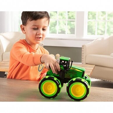 Žaislas TOMY traktorius John Deere monstras su šviečiančiais ratais 4